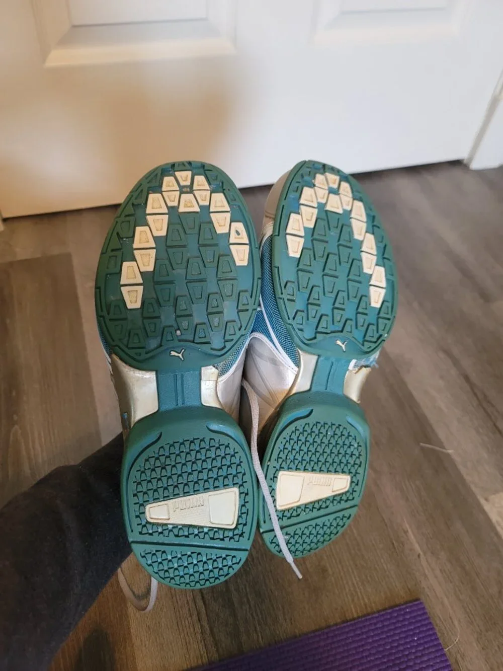 Womens grey and blue puma tennis shoes - has damage - size 10